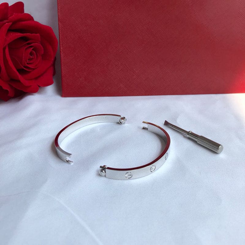 18K Love Bracelet