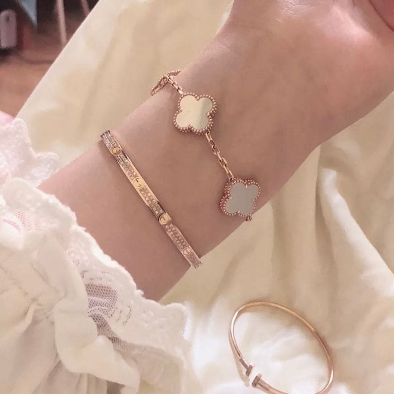 18K Vintage Alhambra Five Motifs Pearl Bracelet