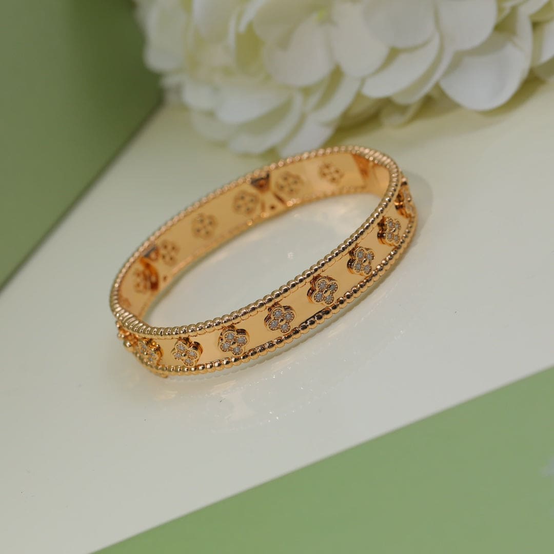 18K Perlée Clovers Bracelet