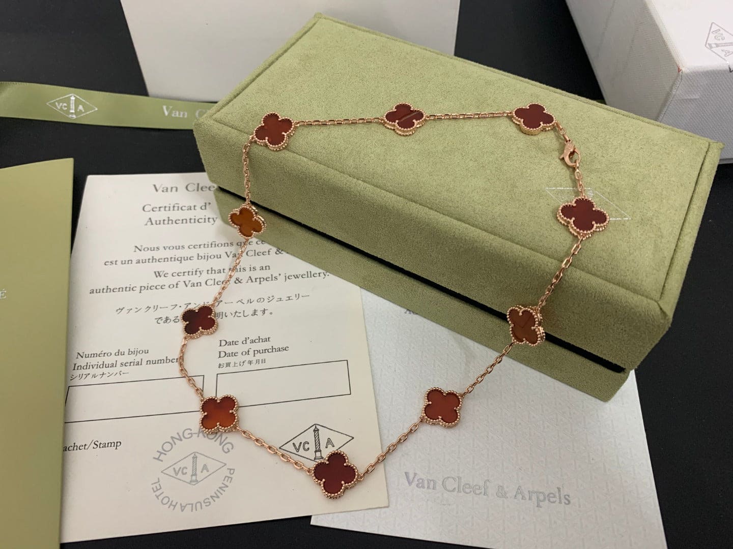 18K Vintage Alhambra Carnelian 10 Motifs Necklace