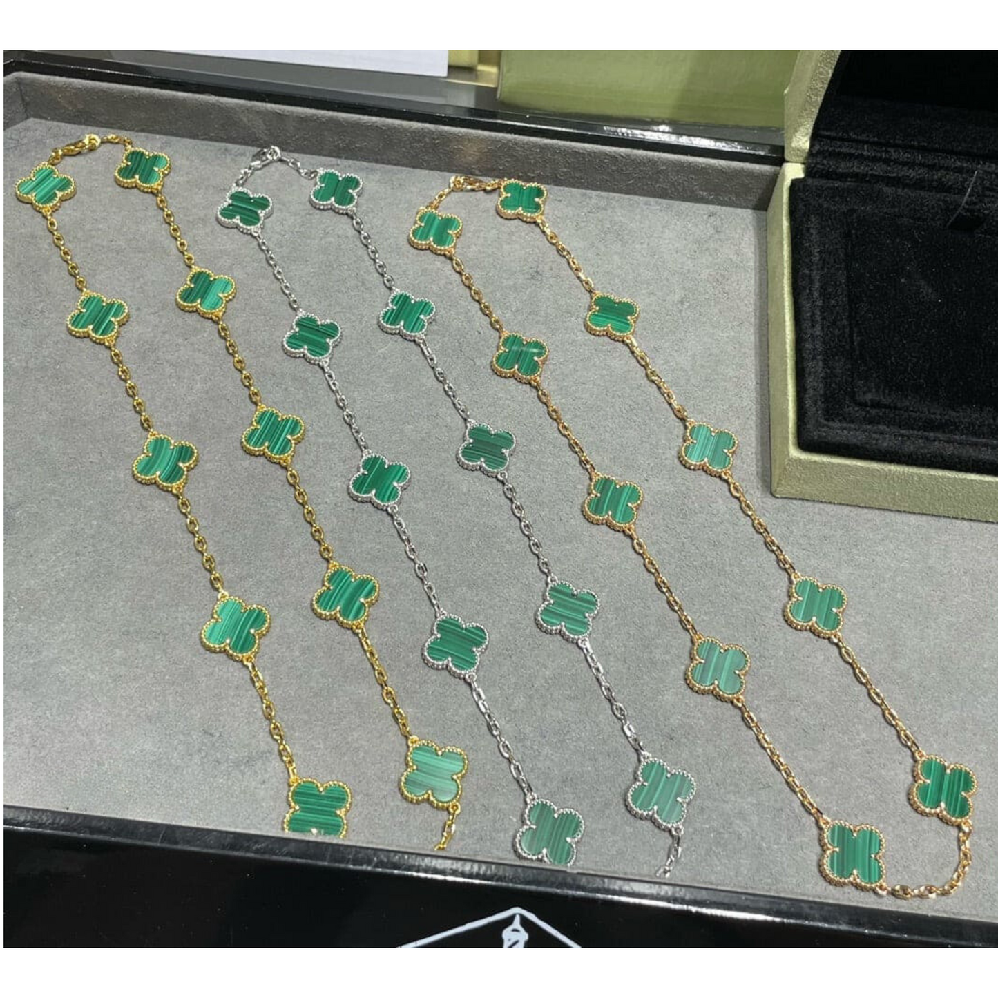 18K Vintage Alhambra Malachite 10 Motifs Necklace