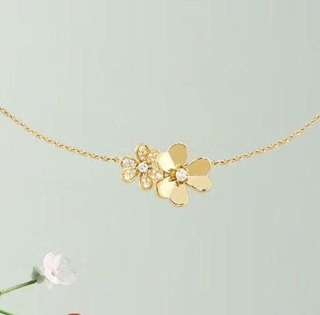 18K Frivole Clover Clover Necklace