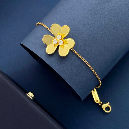 18K Frivole Medium Clover Bracelet