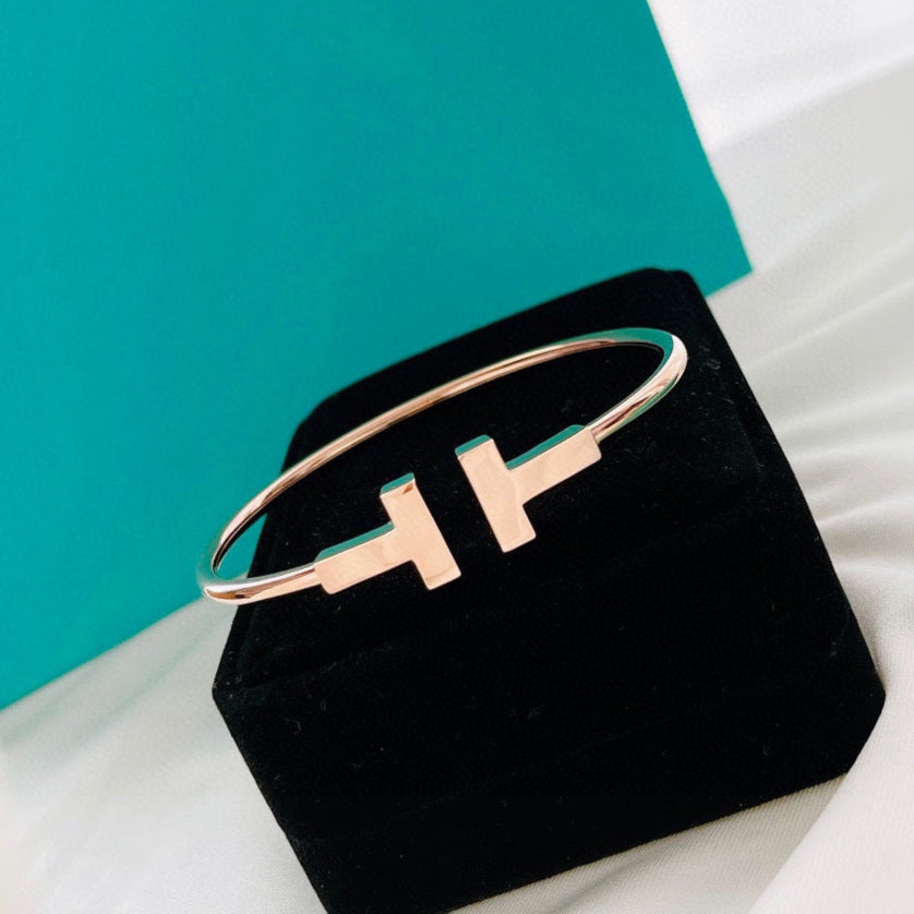 18K T Wire Bracelet