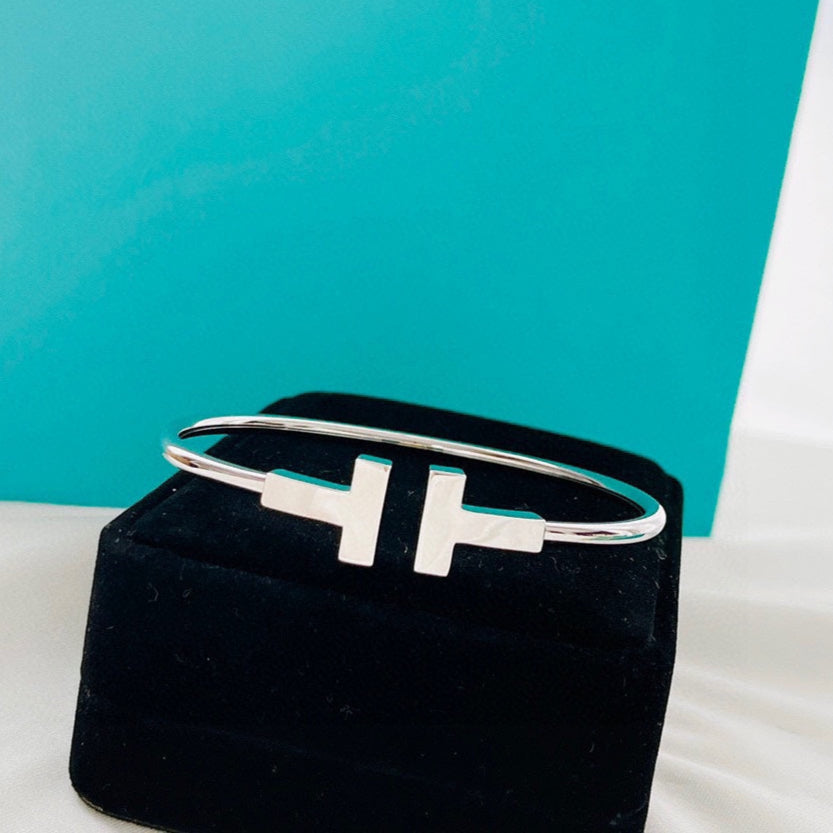 18K T Wire Bracelet