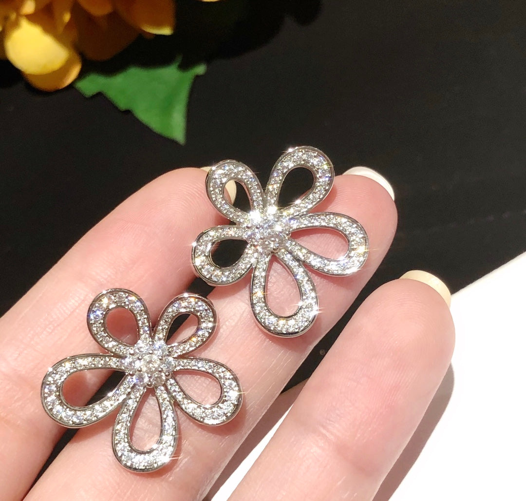 18k Flowerlace Earrings