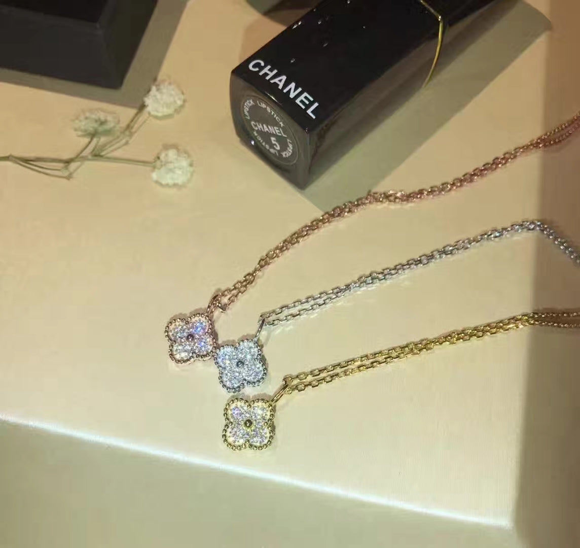 18K Sweet Alhambra Diamond Clover Necklace