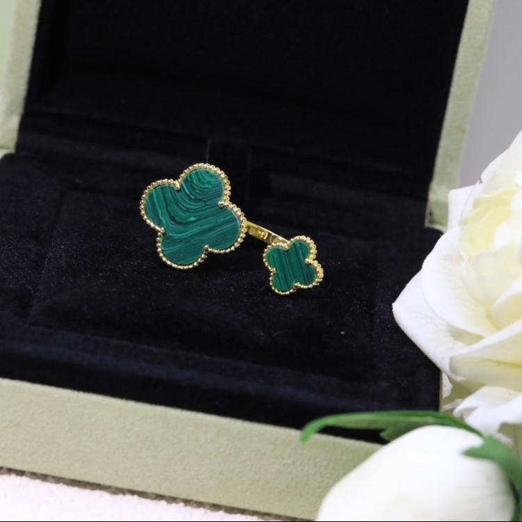 18K Magic Alhambra Malachite Clover Ring