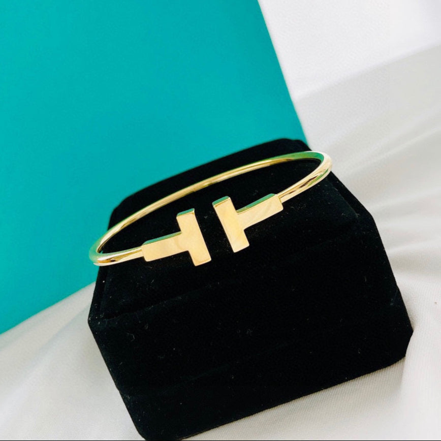 18K T Wire Bracelet